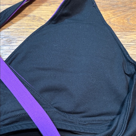VSX built in bra yoga top - Picture 4 of 9
